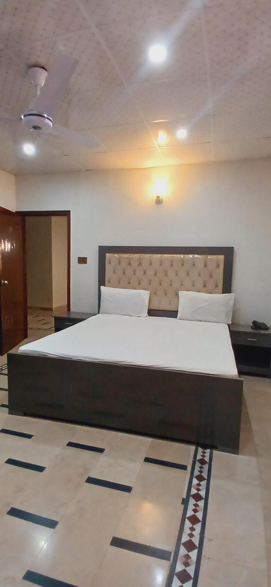 Subhan Palace Guest House การาจี ภายนอก รูปภาพ