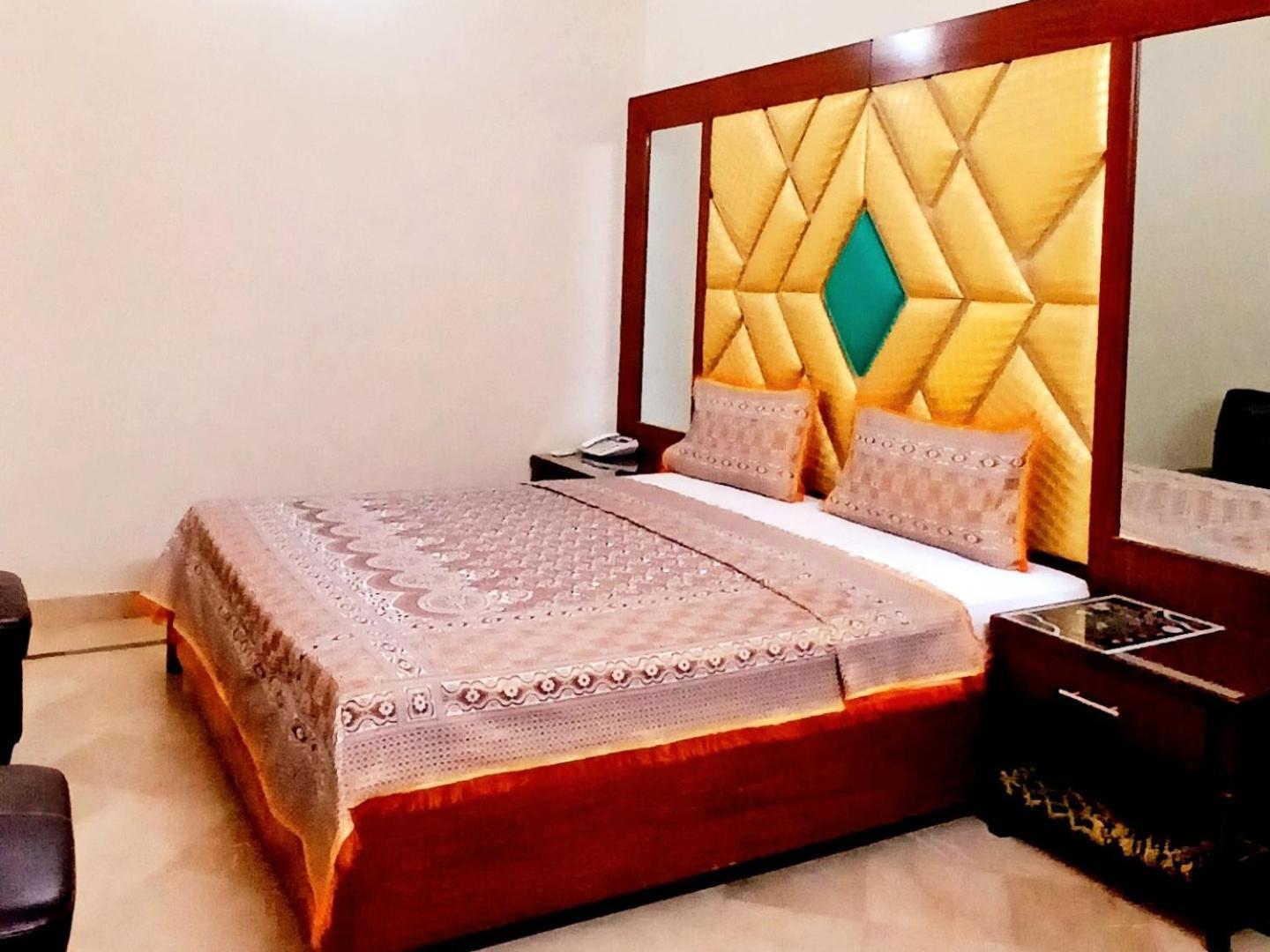 Subhan Palace Guest House การาจี ภายนอก รูปภาพ